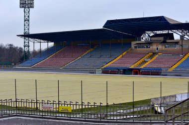 Futbol sahasına boş tribün