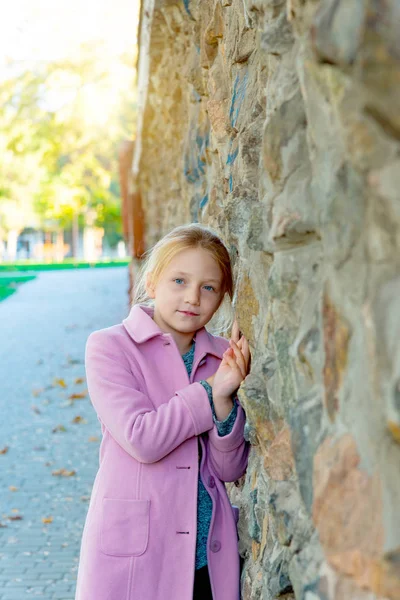 Young Girl Pink Coat Leaning Wall Rubbing Close — Stock Photo, Image