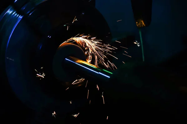 Produção Peças Indústria Metalúrgica Acabamento Uma Máquina Moagem Superfície Aço — Fotografia de Stock