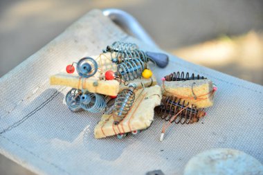 Balık tutmak için ekipmanlar ve vites yalan üzerine katlanır sandalye, kanca, yüzen, yükler, çizgi, balıkçılık bahar