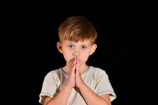 Menino Ora Deus Com Mãos Abertas Com Olhos Abertos — Fotografia de Stock