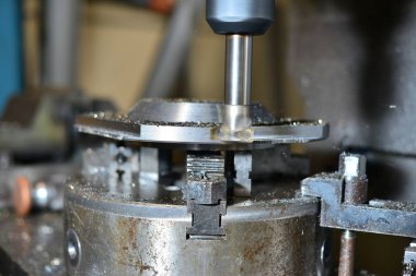 Freze cnc makine üzerinde metal. Metal kesim tarafından işleme