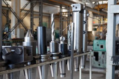 Raf merdaneler ile cnc makine yakınındaki kesiciler için