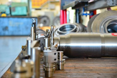 Kesici, değirmen ve lehimleme metal Frezeleme makineleri Cnc işleme donatımı.