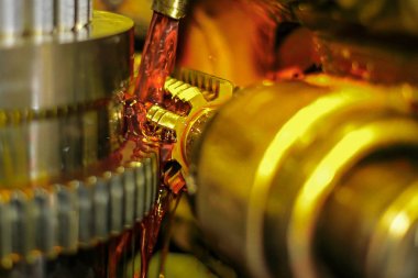 Vites kesme, vites imalatı, teknik yağ işleme sırasında kısmı soğutur.