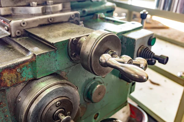 Torna mekanik kontrolü, üretimde metrik ölçek tahminleri.