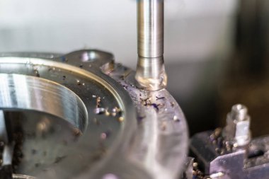 Yüksek hızlı frezeleme kesici ile Cnc makinede frezeleme.