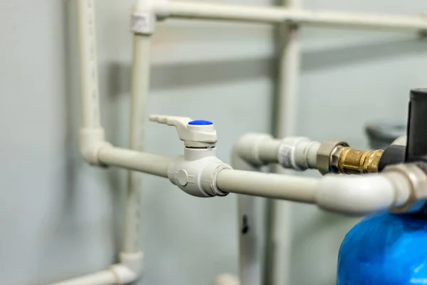 Kunststof leidingen voor circulatiesystemen voor zoet water. — Stockfoto
