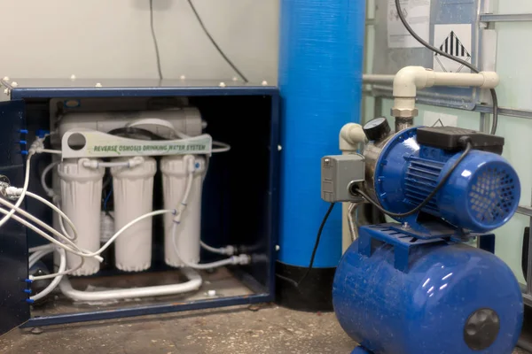 Ev tatlı su arıtma için pompa istasyonu.