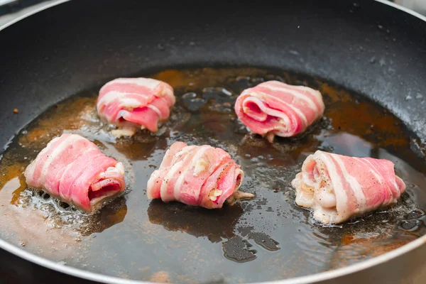 Raw Rolls Bacon Fried Pan Cooking Junk Fatty Foods — Stock Photo, Image