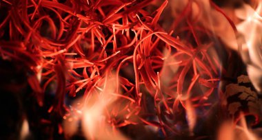 Kavramsal bir değil unsual şeklinde parlayan tahta atel kadeh.