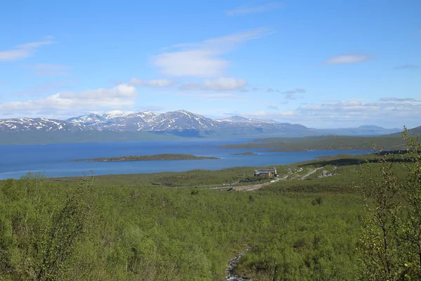 Вид на Abisko і Tornetrask в Швеції — стокове фото