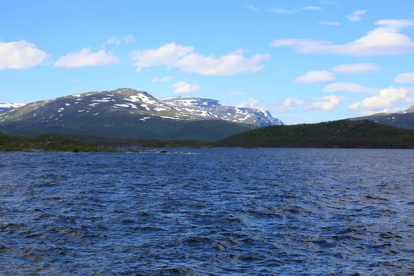 Vista Para Montanhas Atrás Lago Tornetrask — Fotografia de Stock