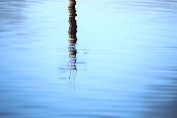 Reflexión Del Pilar Hormigón Lago Menstrask —  Fotos de Stock