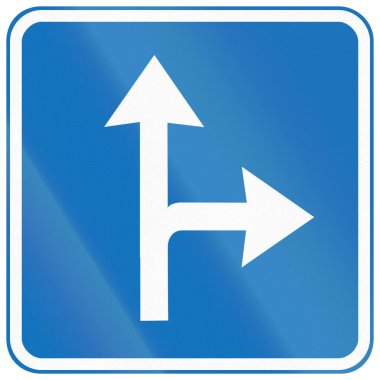 Danimarka yol işareti - Düz veya sağa devam et.