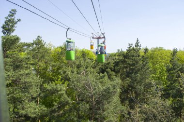 Şehir parkında cableway.