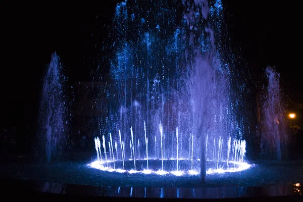 Fontaine musicale. Soirée spectacle . — Photo