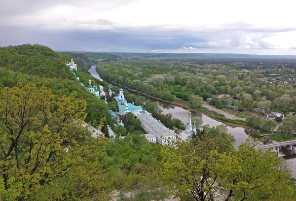 Святая Горная Лавра Святого Успения . — стоковое фото