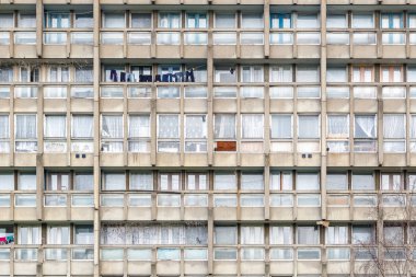 Düz konut bloğu, Robin Hood bahçelerde, East London