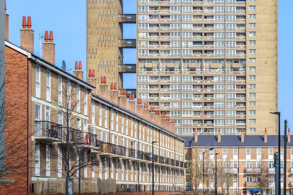 Engelska Terrasserade Hus Motsats Till Bostäder Block Bakgrunden East London — Stockfoto