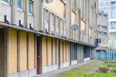 Kapalı ve boş konsey düz konut blok, Robin Hood bahçelerde, East London