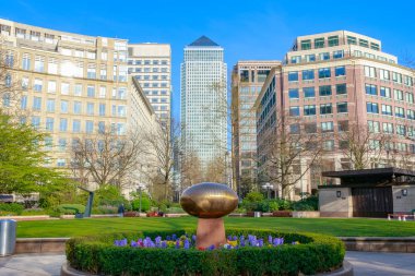 Westferry sirk Canary Wharf, huzurlu bahçe