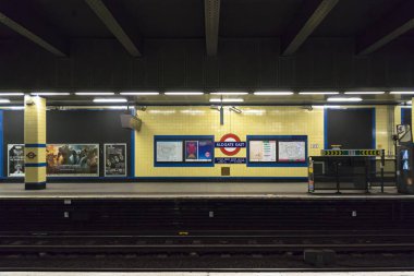 Aldgate Doğu metro istasyonunda boş platform