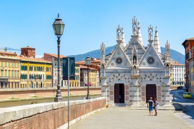 Santa Maria della Spina, İtalya'nın P şehrinde küçük bir kilise