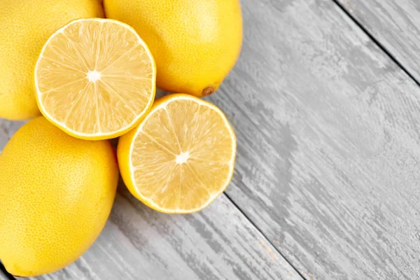 Свежевыжатый Лимонный Сок Стакан Выжатого Лимонного Сока Лимонов Витамины Цитрусовые — стоковое фото