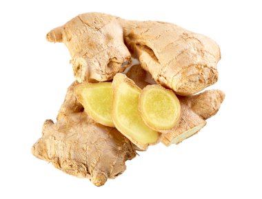 Beyaz arka planda taze zencefil, bitkisel sağlık konsepti. Yemek konsepti. Taze zencefil dilimleri..