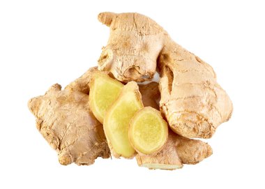 Beyaz arka planda taze zencefil, bitkisel sağlık konsepti. Yemek konsepti. Taze zencefil dilimleri.. 