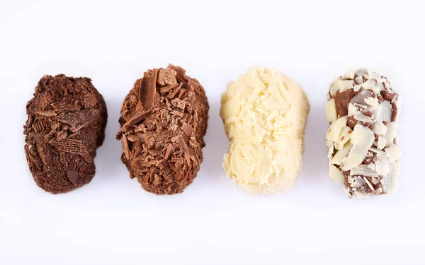 อคโกแลตขนมหวานท แยกจากพ นหล ขาว คอลเลกช นขนมช อคโกแลต — ภาพถ่ายสต็อก