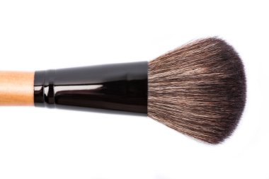 Beyaz bitti izole çeşitli makyaj fırçaları. ahşap makyaj fırçaları. Duo fiber Vakfı makyaj fırça. Stil. Moda. Son saatlerinde yanında bulunanlar. Kozmetik.