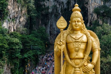 Batu Caves Lord erdal heykel ve Hindu Tapınağı Kuala lumpur Malezya yakınındaki girişinde