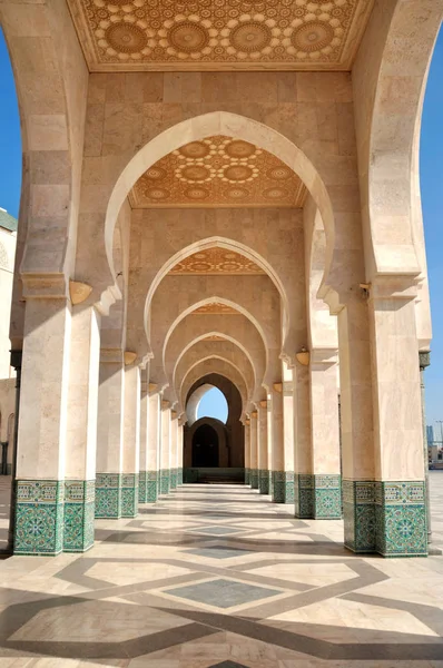 Casablanca. Fas. Kuzey Afrika. Hassan 2 Camii'ndeki galeri.  