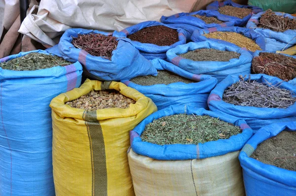 Grandes Bolsas Hierbas Especias Tienda Tradicional Bazar Ouarzazate Marruecos — Foto de Stock