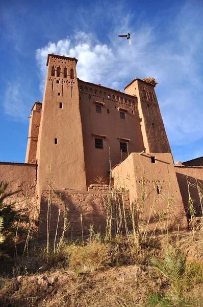 Starożytny Budynek Adobe Wieżami Część Ait Benhaddou Kasbah Ouarzazate Maroko — Zdjęcie stockowe