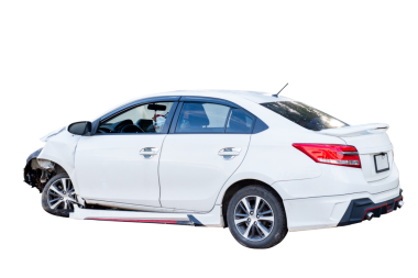 Beyaz arabanın ön ve yan görüntüsü yolda kaza sonucu hasar gördü. Çarpışmadan sonra hasar gören arabalar. Şeffaf arkaplanda izole edilmiş, PNG Dosyası