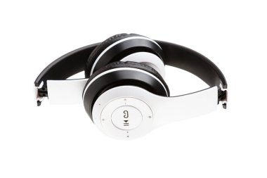 Beyaz Kablosuz kulaklık. Beyaz arka plan üzerinde izole kulaklık.