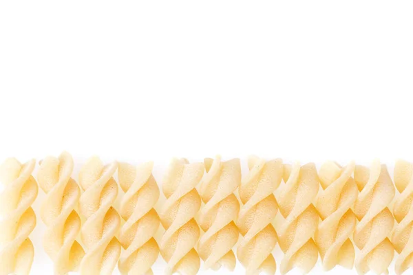 Rohkost Italienisch Macaroni Pasta Isoliert Auf Weißem Hintergrund Nahaufnahme — Stockfoto