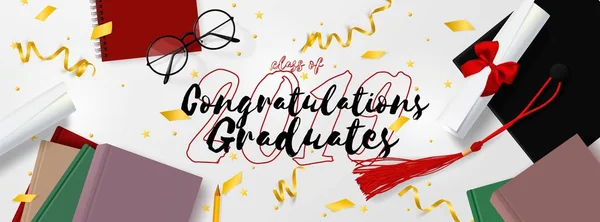 Banner vectorial de graduación. Fondo Felicitaciones graduados con objetos vistos desde arriba sombrero con papel de grado, libros, cuaderno y lápiz, gafas, confeti de oro, cintas y estrellas . — Vector de stock