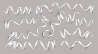 Gri arka planda gerçekçi beyaz şeritler kümesi. Vektör illüstrasyon. Tebrik kartı, tatil, afiş, hediye ve vb için kullanılabilir.