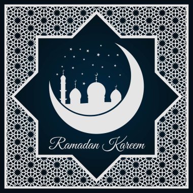 Hilal ay ve Arap süsü, İslami desen üzerinde cami silueti bulunan Ramazan Kareem tebrik kartı veya afişi. 