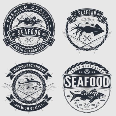 Deniz ürünleri restoranı, menü tasarım öğesi için deniz ürünleri etiketi, rozeti, amblemi veya logosu seti. 