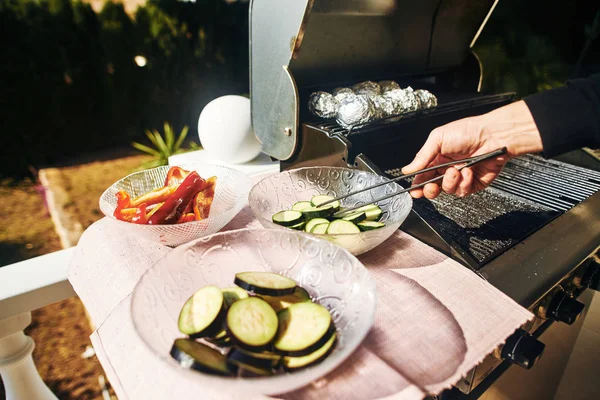 Grillowanie Warzyw Świeżym Powietrzu Gotowanie Gotowanie Grill — Zdjęcie stockowe