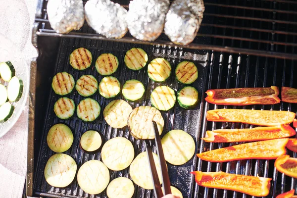 Főzés Grillező Szalonnasütőhely Zöldség Szabadban — Stock Fotó