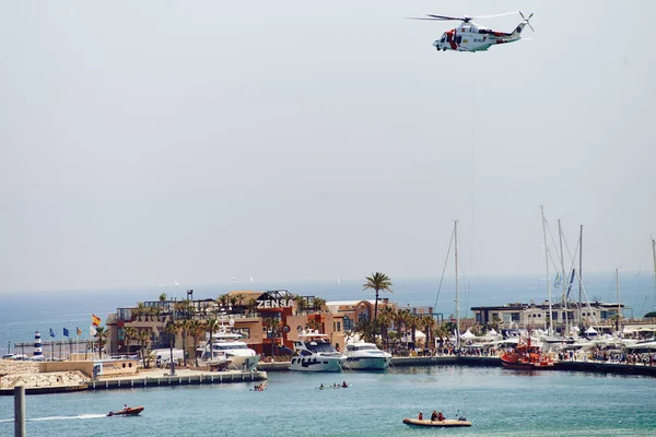 España Denia Abril 2018 Formación Salvadores Mar Puerto Con Ayuda Imagen De Stock