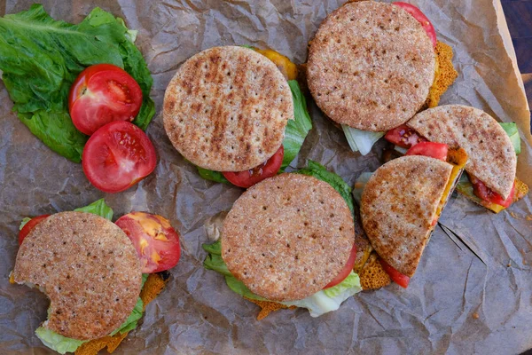 Felülnézet Ízletes Házi Hamburger Zsemle Készült Főtt Grill Szelet Tintahal — Stock Fotó