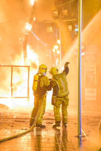 Spain Denia 15Th March 2017 Burning Fallas Firefighters Monitor Safety — Stock Photo, Image