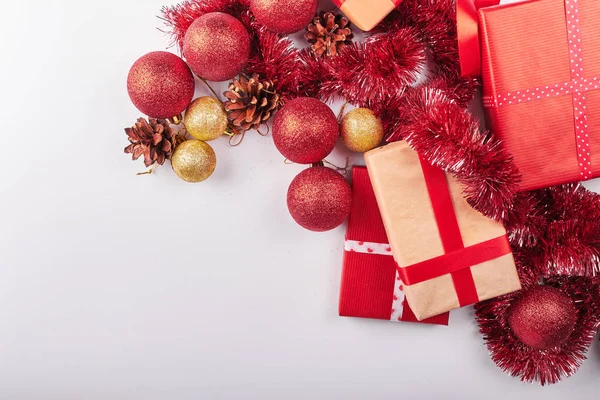 Natale Capodanno Decorazioni Regali Sfondo Bianco Con Spazio Copia Vacanze — Foto Stock